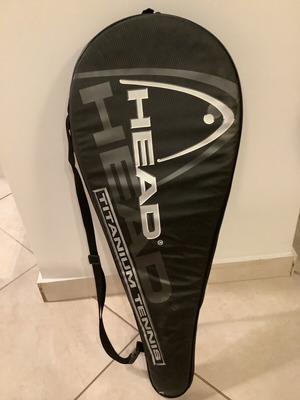 Head racket case used with small tear