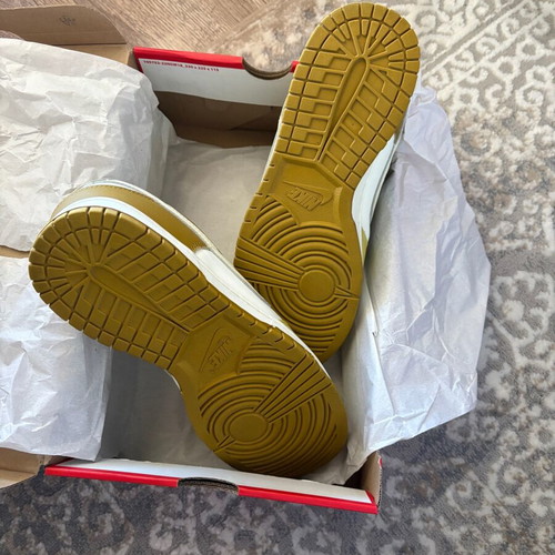 Nike Dunk Low new, size 43, yellow and gold