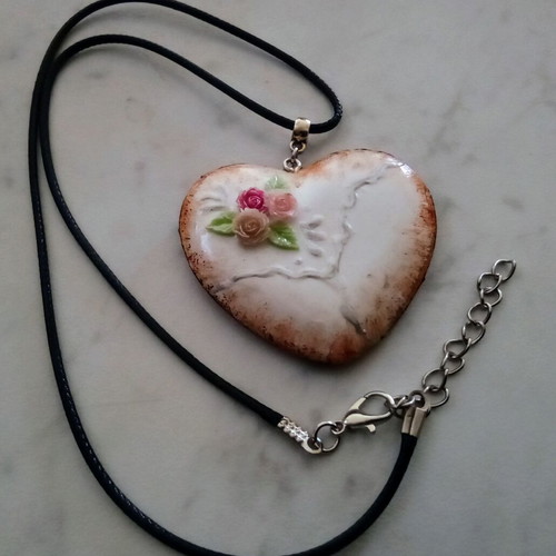 Handmade heart necklace new with painted roses