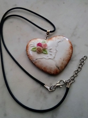Handmade heart necklace new with painted roses