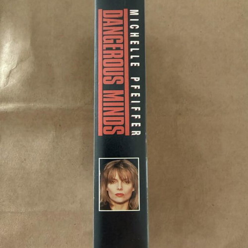 Dangerous Minds videocassette like new
