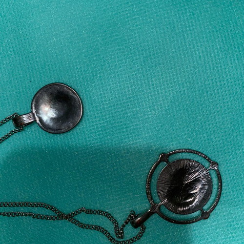 Women's necklace like new, silver