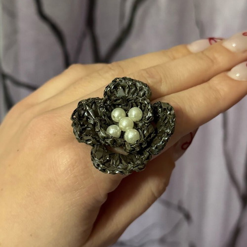 Handmade statement ring flower shape with pearls, new