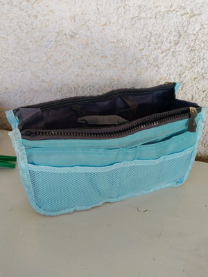 Toiletry bag new with many compartments, very practical
