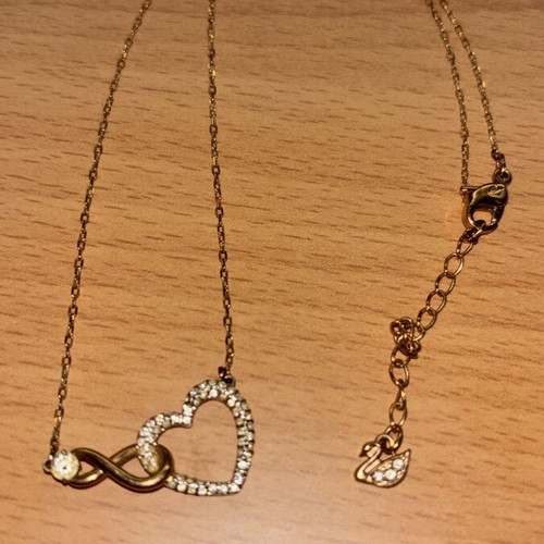 Swarovski necklace like new with crystals and zircon