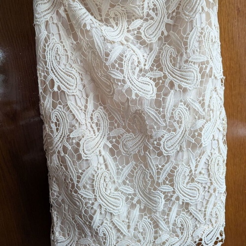 Pencil skirt size small, like new, off-white
