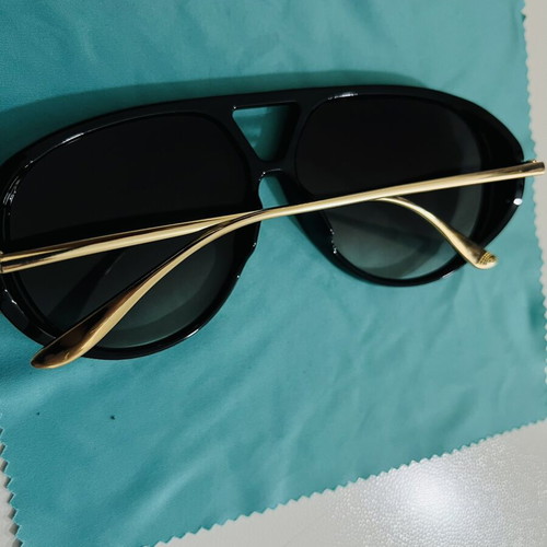 Pervedere Unisex Sunglasses Like New, Black and Gold