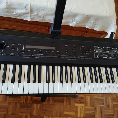 Roland D-50 Linear Synthesizer like new, vintage 80s iconic sound