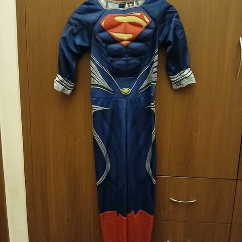 Superman costume used for 7-8 years old, size 122-128 missing red case