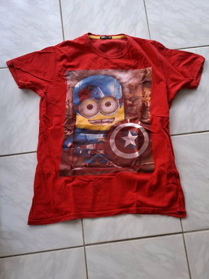 T-shirt with Minion Captain America print like new, red XXL