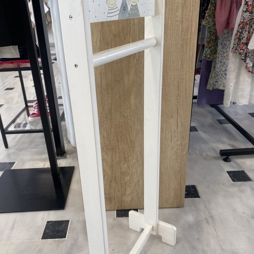 Sis Sandro wooden floor-standing coat rack used