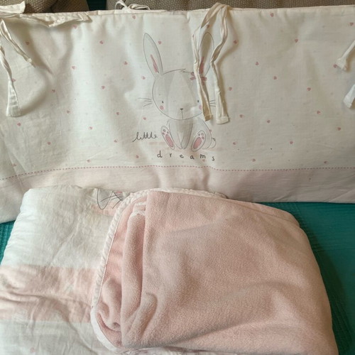 Crib bumper set, thin fleece blanket and fleece cover like new, pink with bunny