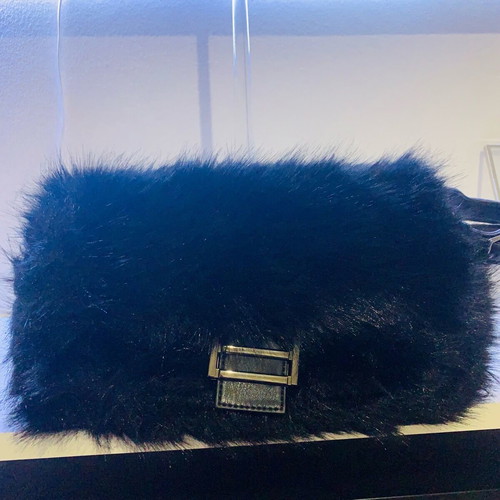 Fur shoulder bag new black