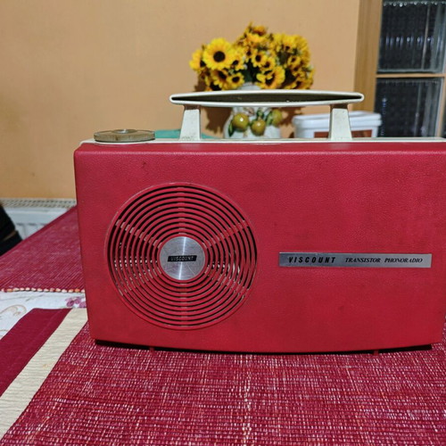 Viscount Transistor Phonoradio model FG-500 used, portable AM radio and turntable