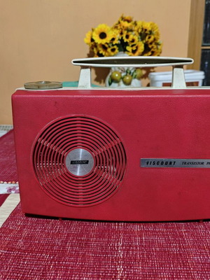 Viscount Transistor Phonoradio model FG-500 used, portable AM radio and turntable