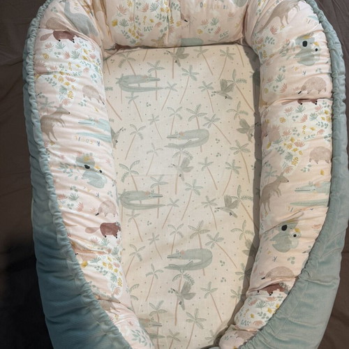 Dundee and Friends Baby Nest Pink Smoke Mint like new