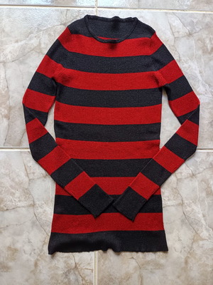 Women's thin pullover like new, black and red, size M