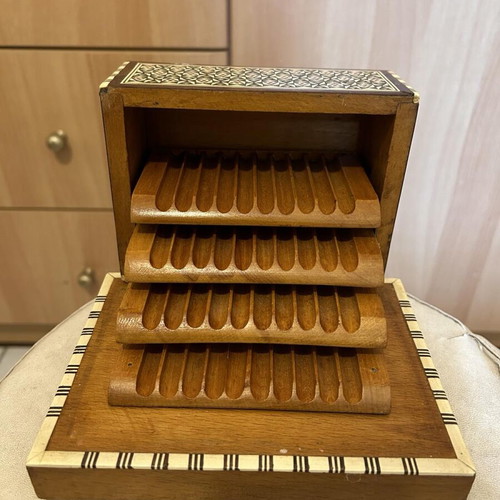 Wooden humidor like new for cigars or cigarettes