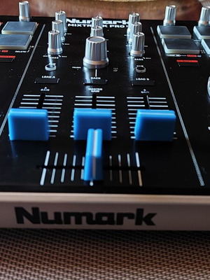 Dj controller Numark Mixtrack Pro 2 σαν καινούργιο