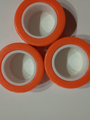 Stress relief magnets like new, set of 3