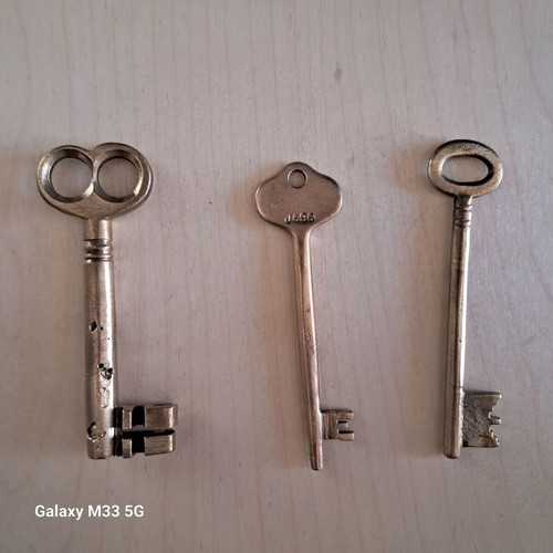 Brass keys used, set of 3, vintage bank drawer locks