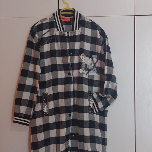 Shacket shirt-jacket plaid white, black, grey size S like new