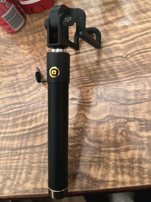 Selfie stick like new with jack output (plug)