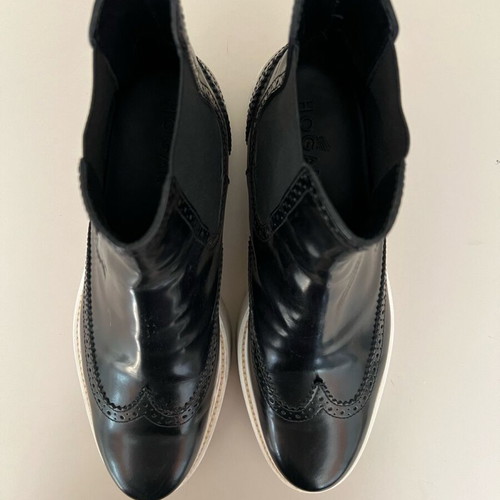 Hogan Chelsea brogue boots used, black with white chunky sole, size 37.5