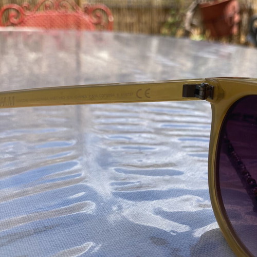 H&M sunglasses like new, cat-eye style with gradient purple lenses