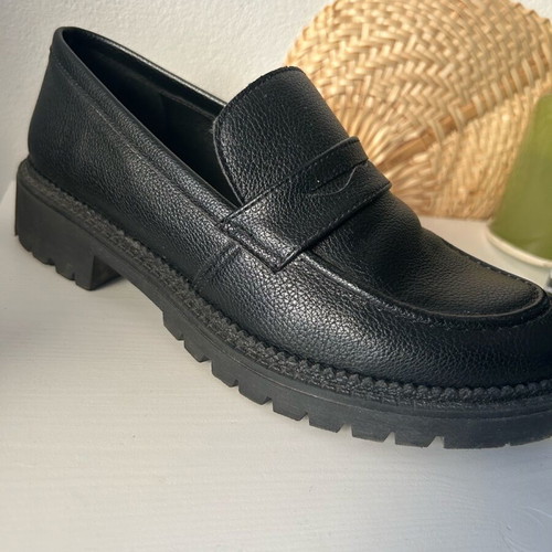 Hilo leather loafers black like new, size 38
