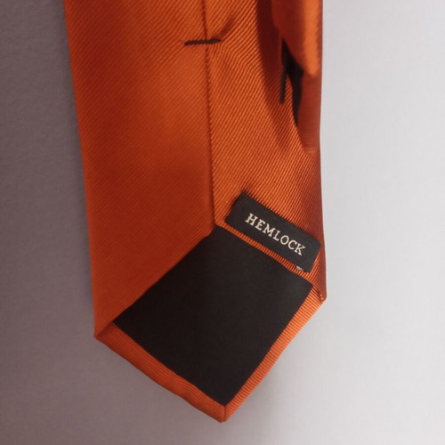 Hemlock orange copper tie like new
