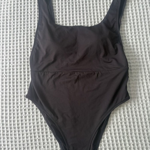 H&M one-piece swimsuit like new, size medium, black