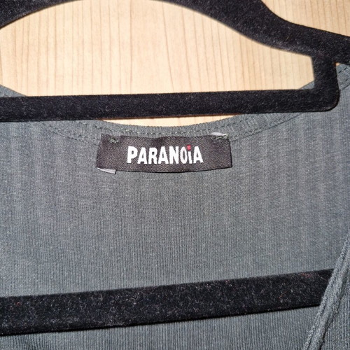 Paranoia green top like new, size M