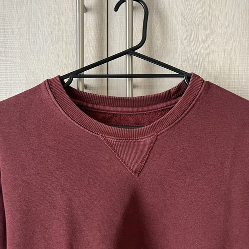Pull & Bear men's sweater used, size Large, burgundy