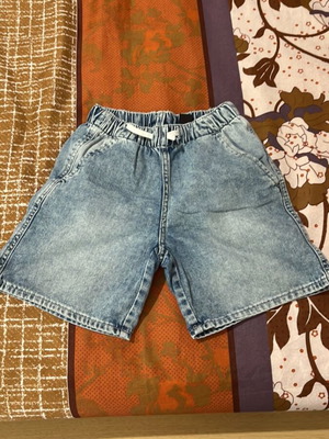 Denim shorts like new for 7-8 years old, size 128 cm, white and blue