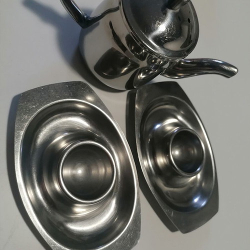Inox set with 2 egg holders and teapot used