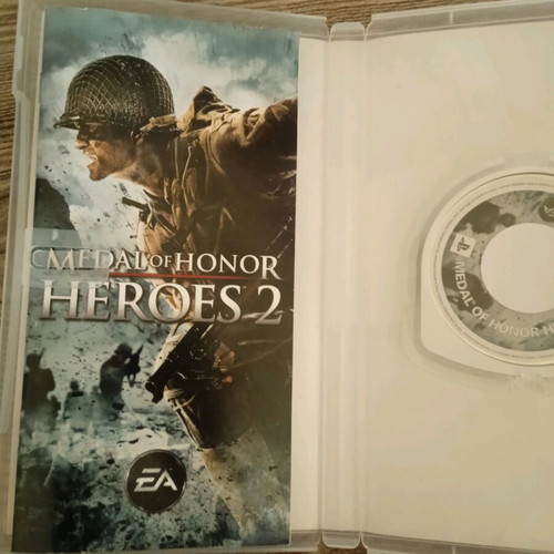 PSP Medal of Honor Heroes 2 σαν καινούργιο με εγχειρίδιο