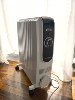 DeLonghi oil radiator like new