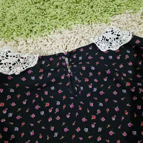 New Look blouse with crocheted collar and roses pattern, new, size M