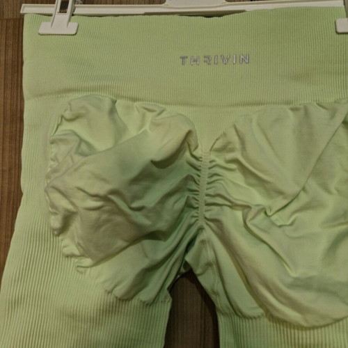 Thrivin Sculpting High Waist Scrunch Shorts new, pistachio color