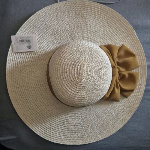 Beach hat new, beige