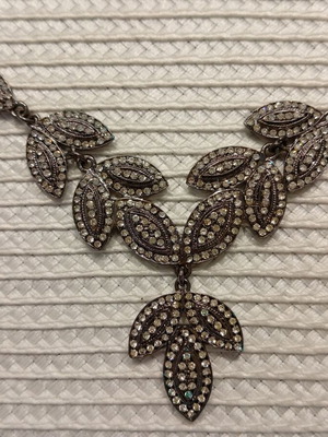 Women's necklace like new from H&M metal