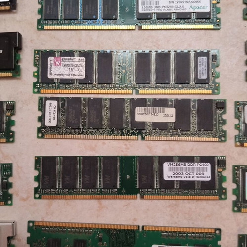 Memory cards used, old, external condition good, unknown functionality