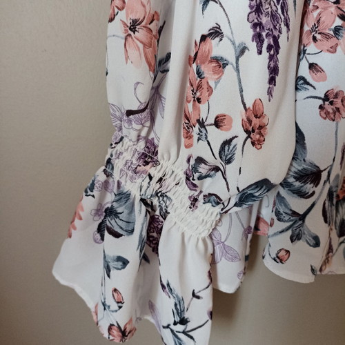 Floral chiffon shirt L/XL new with covered buttons