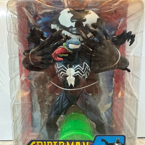 Venom figure Marvel Toy Biz new with Alien Ooze base Spider-Man 2002