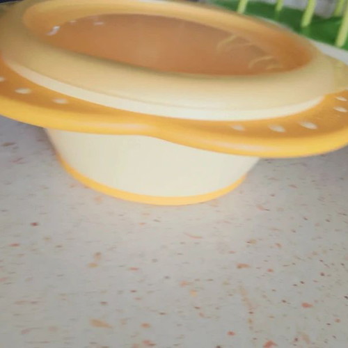 Nuk baby food container with lid like new