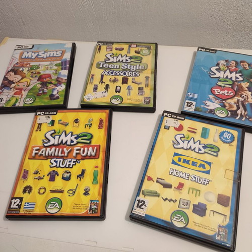 Sims 2 Collection used for PC, includes Pets disk 1