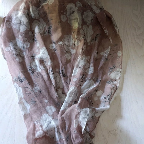Cotton and viscoz scarves like new, multicolored