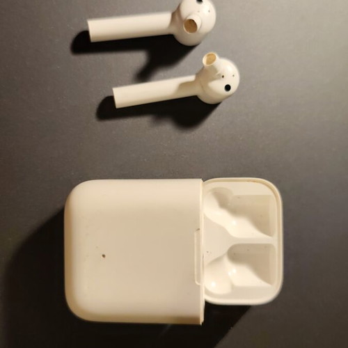 Mi True Wireless Earphones white used with extra ear tips