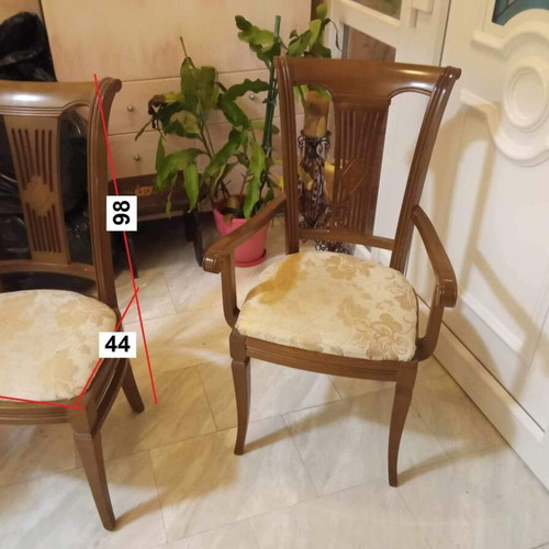 Dining set like new with 4 chairs and 2 armchairs